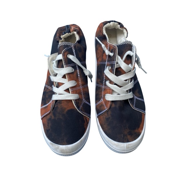 Shoes - Burnt Brown and Black Slip On Scrunch Sneakers
